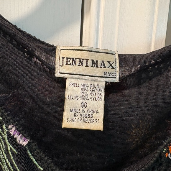 Ladies top - Picture 2 of 4